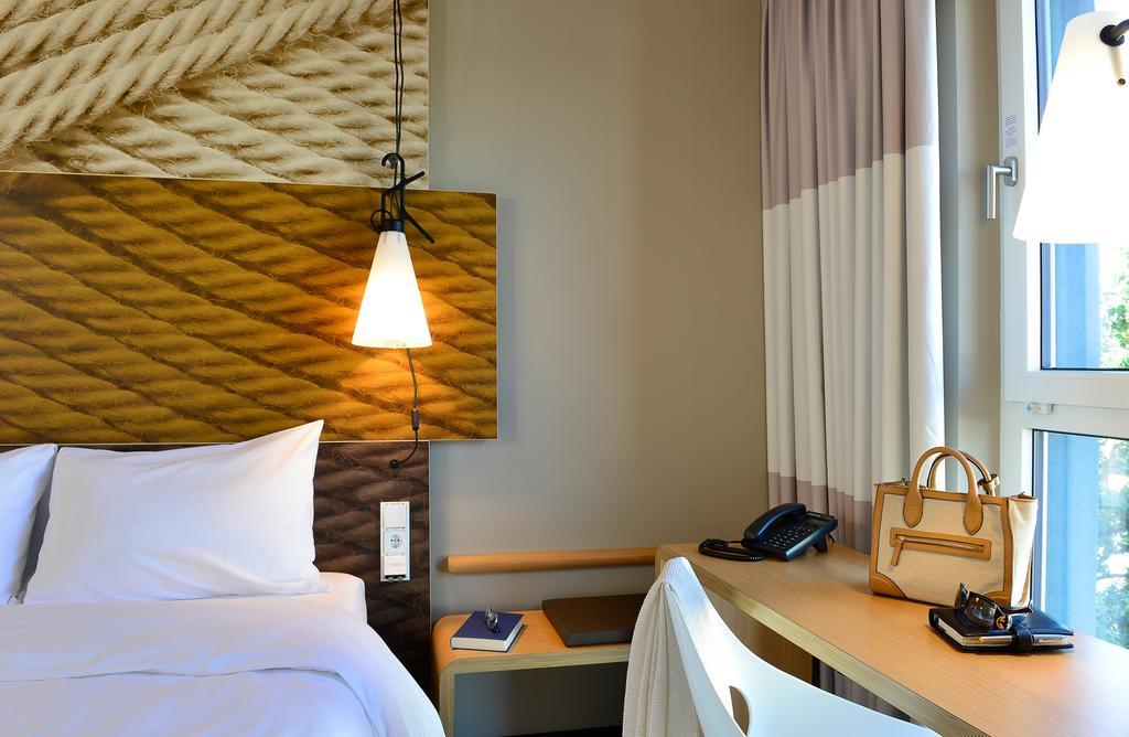 Double Room,435242619:JPEG